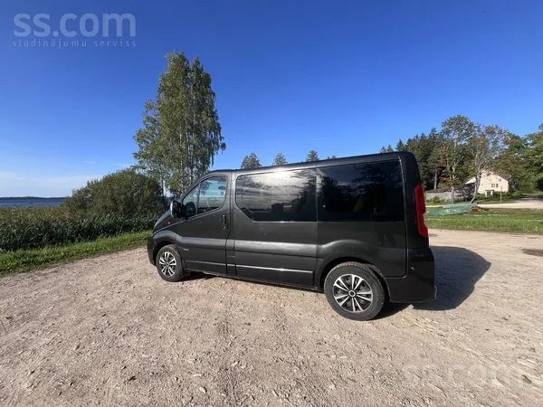 Pārdodu Opel Vivaro, 2009. gada, ar 2.0 Cdti dīzeļdzinēju un 8 sēdvietām.