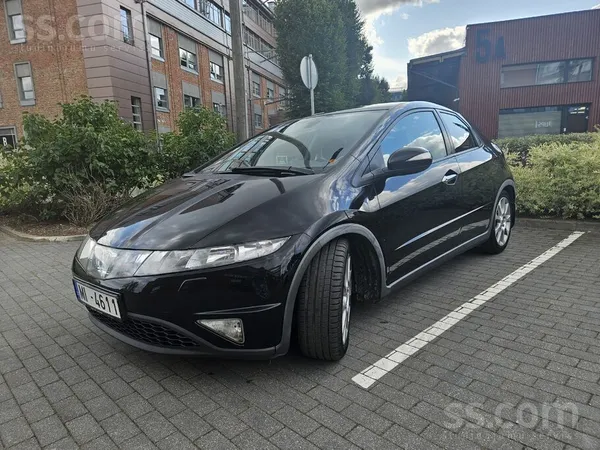 Honda Civic 2007, 1.8 benzīns, Manuāls, Hečbeks, Melns — Latvijā