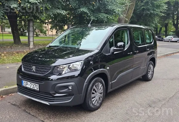 Peugeot Jauns un smuks auto ar lielu ietilpību (garā versi