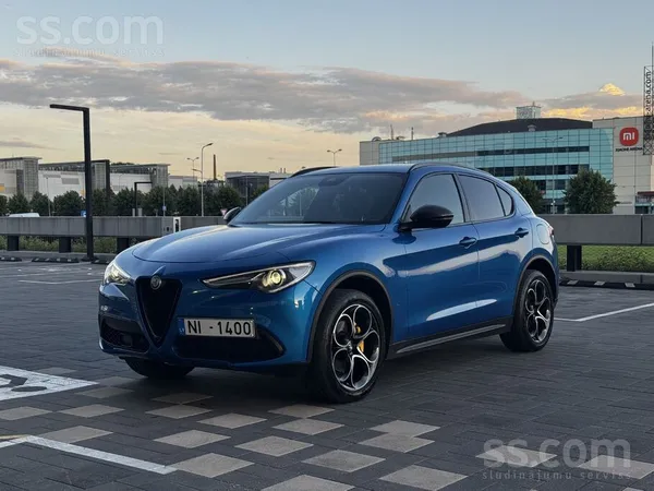Alfa-Romeo Stelvio - 1