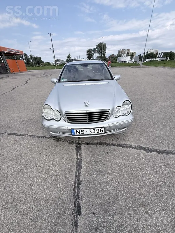 Mercedes C180