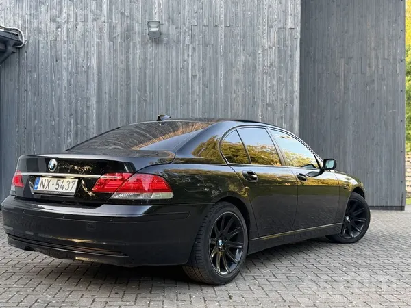 BMW 730