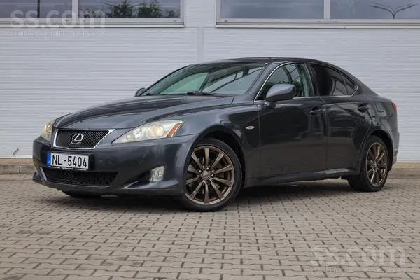 Lexus IS