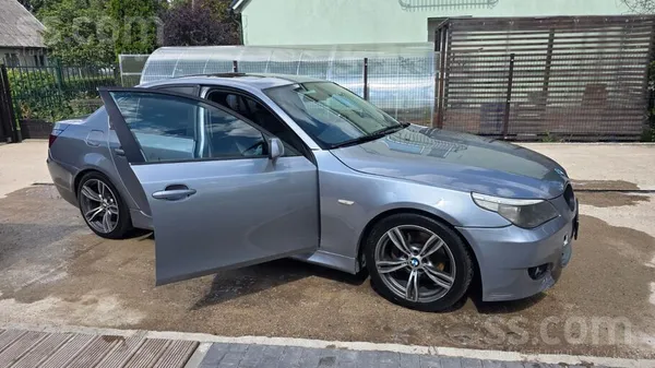 BMW 530
