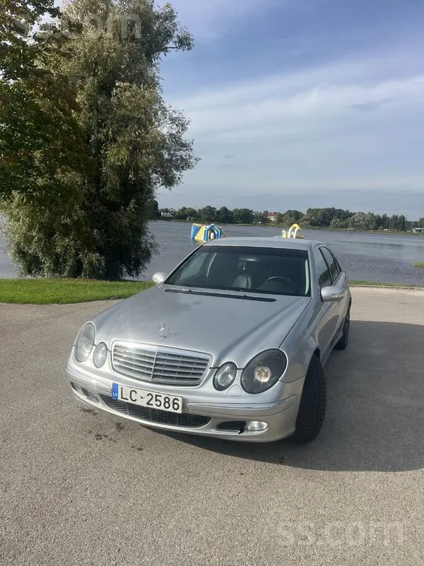 Mercedes Sakarā ar izbraukšanu no Latvijas .Pārdod Mercedes