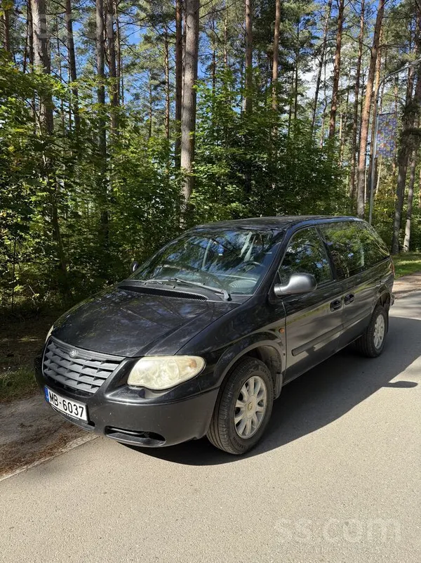 Chrysler Pārdod mašīnu, kurai jāveic remonts. Bilde pievien