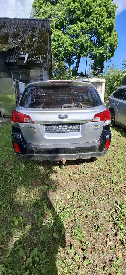 Rezerves daļām. Motors, ritošā ideālā stāvoklī. Atrumkārbas defekts. ...