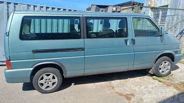 Volkswagen Caravelle