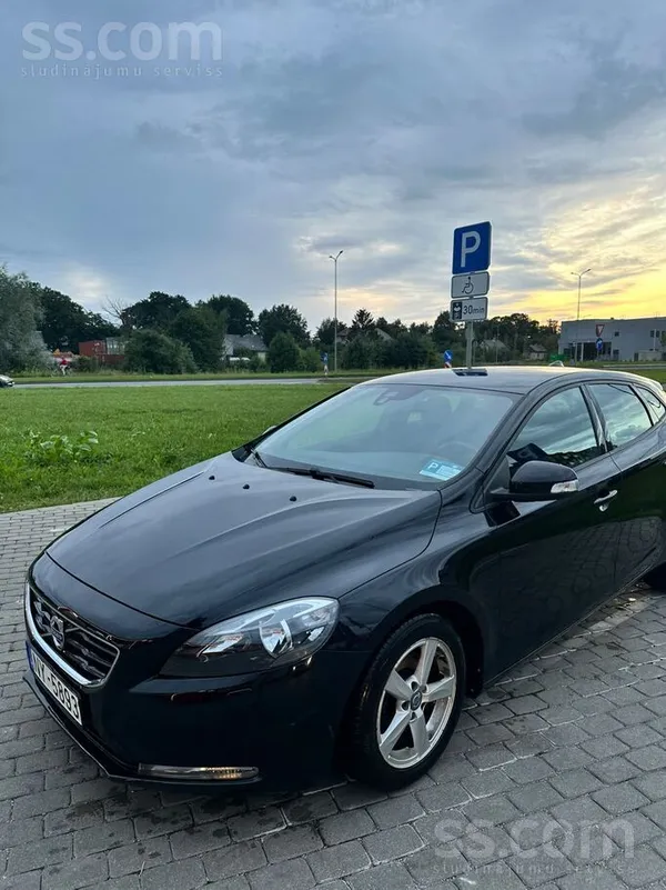 Volvo V40