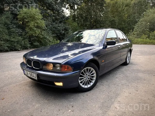 BMW 523