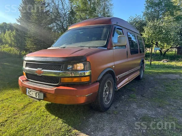 Chevrolet Pārdodu Chevy Express 5.3 benzins/gaze. Brauc, bre