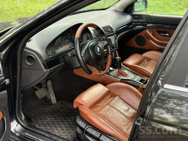 BMW 530