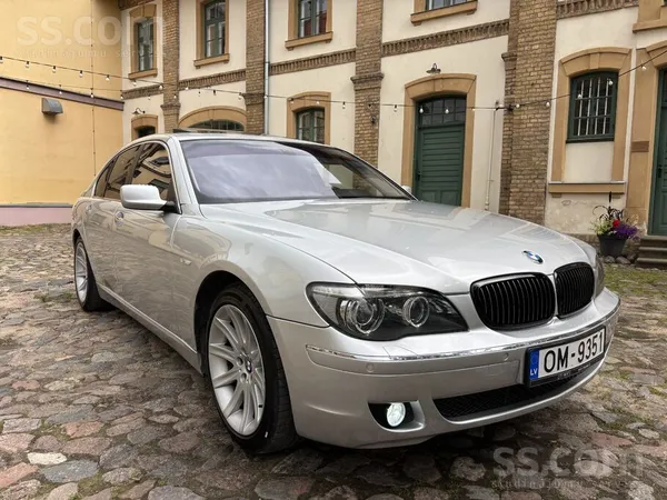 BMW 730