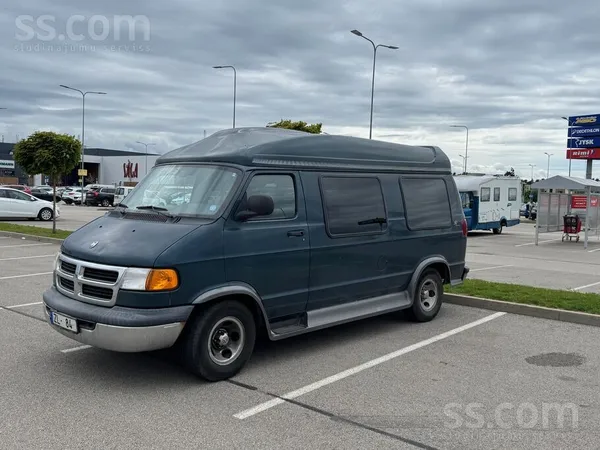 Dodge Pārdodu labu busu ar mazu nobraukumu - Dodge Ram 1