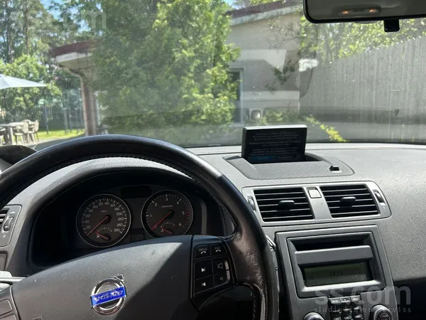 Продается Volvo s-40. В комплект входит зимняя резина на дисках. Машина очень экономичная ...