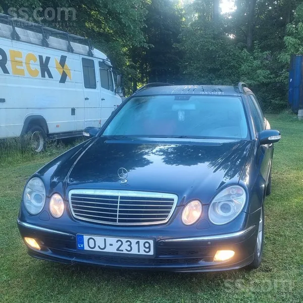 Mercedes E320