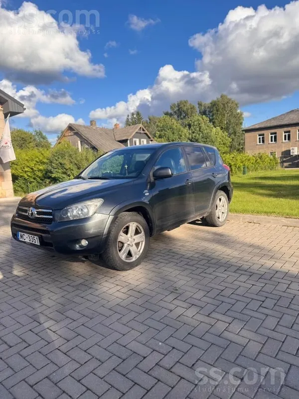 Toyota Pārdod Toyota Rav 4 , vizuali skrapejumi utt