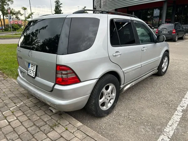 Mercedes ML320