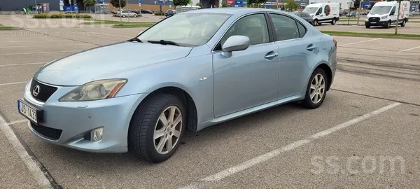 Lexus IS