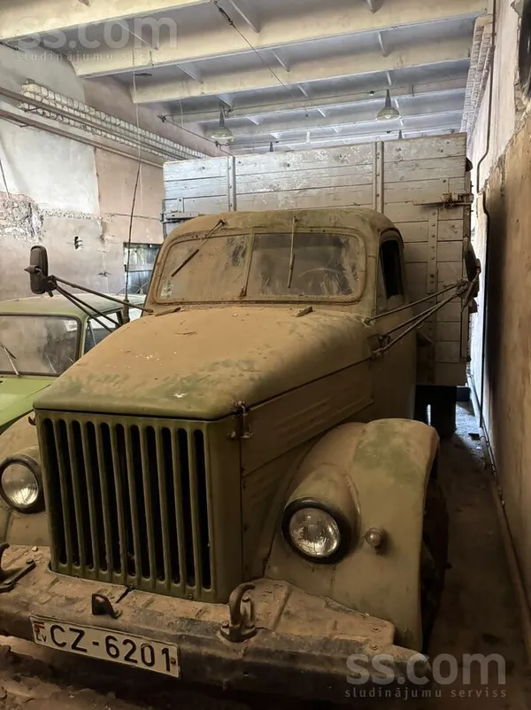 Pārdodu Gaz-51, 1952. gada izlaidums. 

Agrīnais Gaz-51 modelis, saglabāji