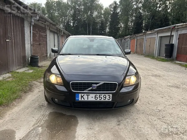 Labdien, 
Tiek pardots Volvo tehniski labā stāvoklī ar nelieliem vizuāliem