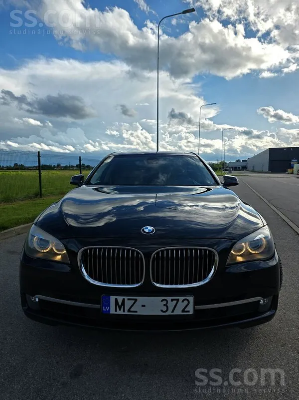 BMW 740 - 1