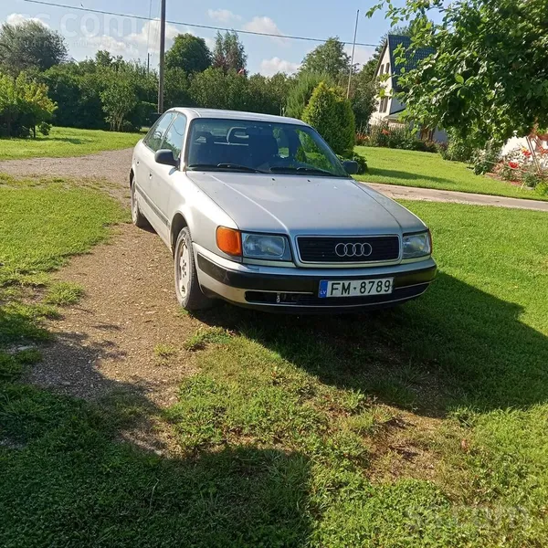 Audi 100