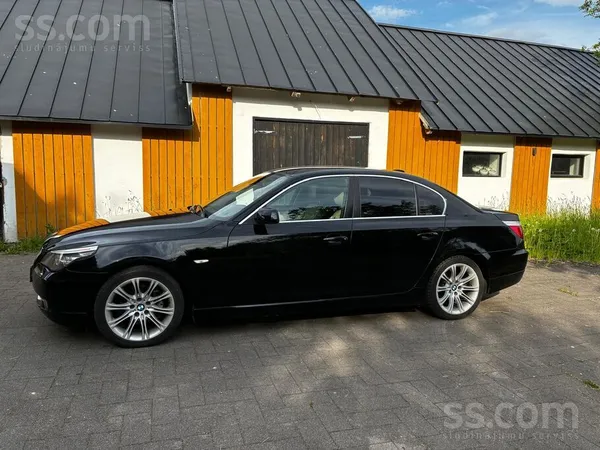 BMW 525