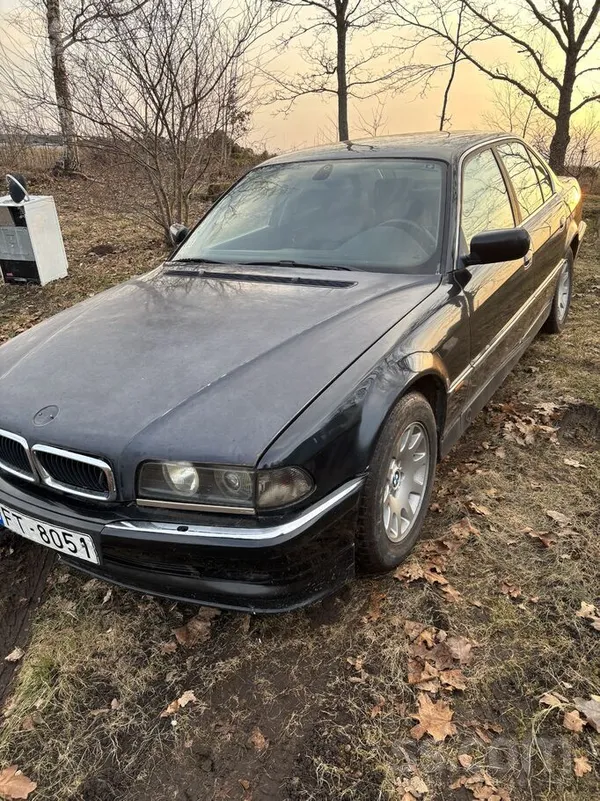 BMW 728