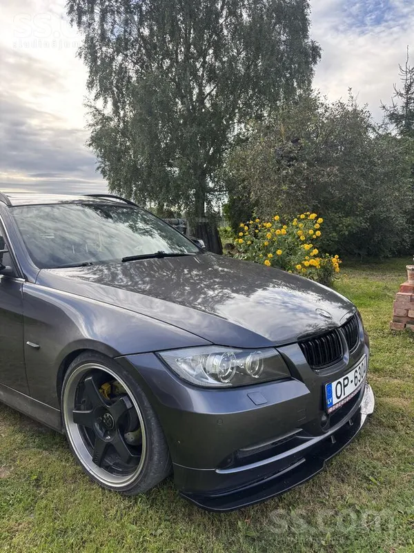 Pārdodu retu un ļoti bagātīgi komplektētu BMW E91 325i (N52B25 / 160 kW) 
P
