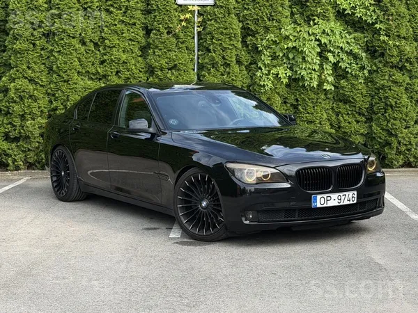 BMW 730