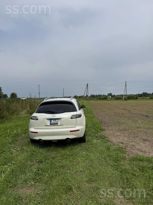 Infiniti FX - 1
