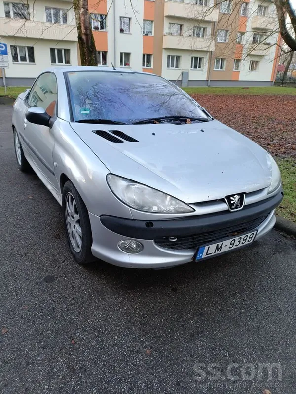 Masina ar jauna Ta. Braukt labi, ir ne lieli defekti.