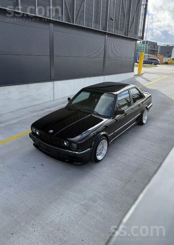BMW e30, Mtech1, 2.8i, Lsd. 
Ļoti labā tehniskā un vizuālā stāvoklī. 
Apsk
