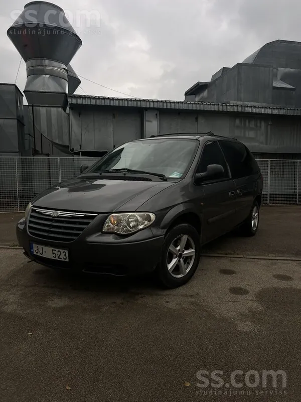 Pārdodu Chrysler Voyager 2.8 Crd dīzeli, 7 vietas. Ātrās realizācijas cena.