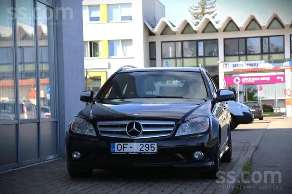 3.0d/165kW, automāts, Amg pakete, 4Matic.
-Klimata kontrole.
-Riepu sp