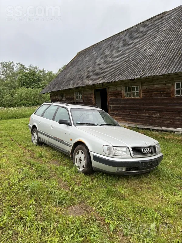Audi 100