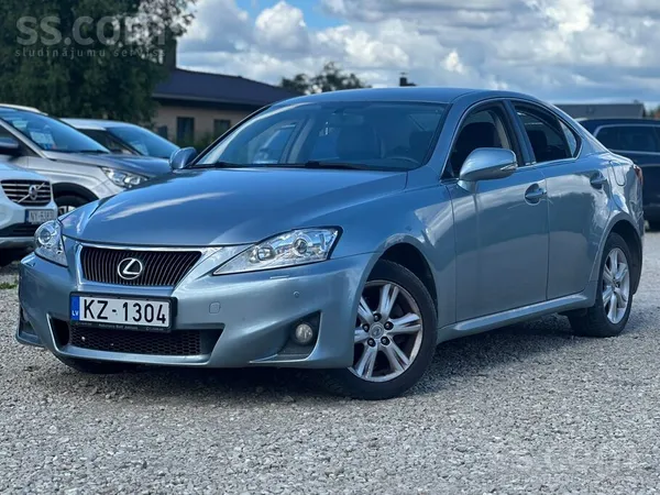 Lexus IS