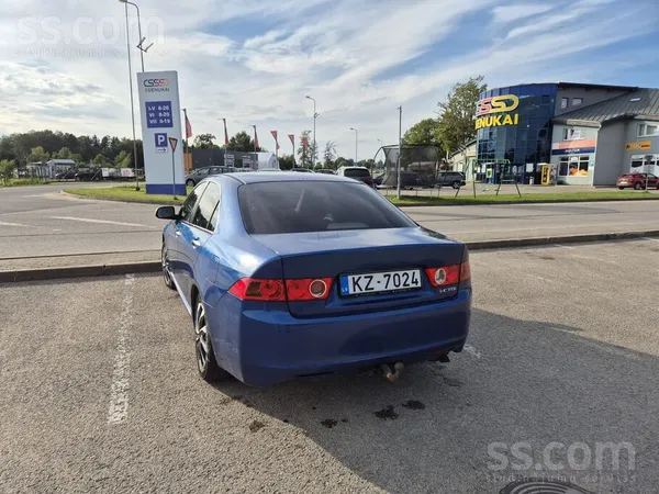Honda Accord - 1