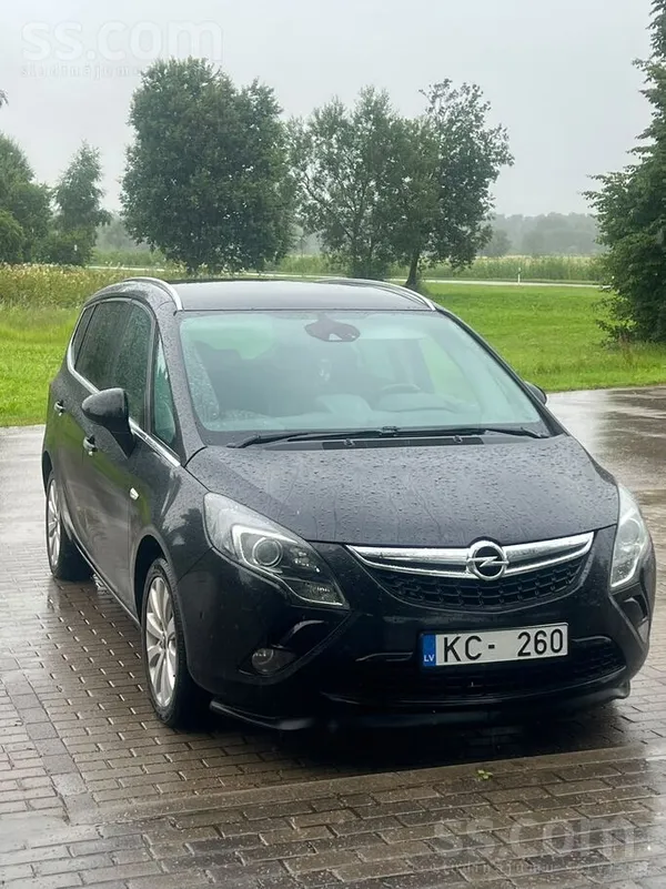 Ieskaties rūpīgi. Opel Zafira Tourer 1.6 Dīzelis ar manuālo transmisiju 6 p.