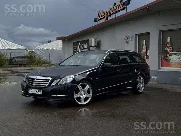 Mercedes Auto kopts un rūpīgi uzturēts, teicamā tehniskā un