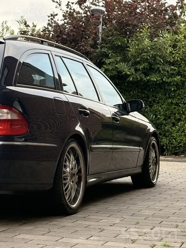 Mercedes E320