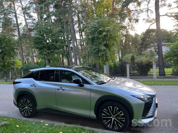 Lexus RZ / 2023 / Awd 230 Kw
Lexus RZ 450e 2023.g Executive + Design pack k