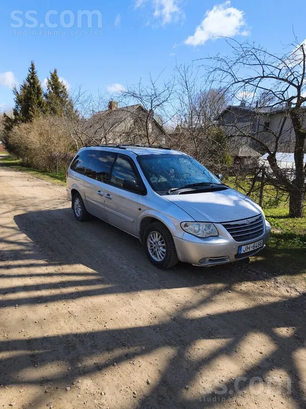 Chrysler Grand Voyager 2004, 2.8D dīzelis, Automāts, Furgons, Sudrabs — Latvijā