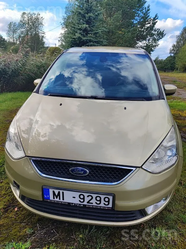 Ford Sveiki, palīdzu pārdot mammas auto. Super ērts un 