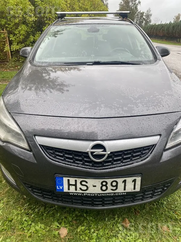 Pardod automasinu opelel astra spots tourer, 2011 gada, auto ir lieliska sta