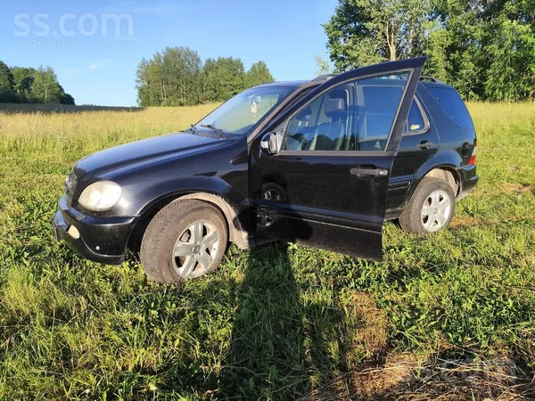 Продаю в связи с покупкой нового автомобиля. Рама не ржавая, сделан антикор.