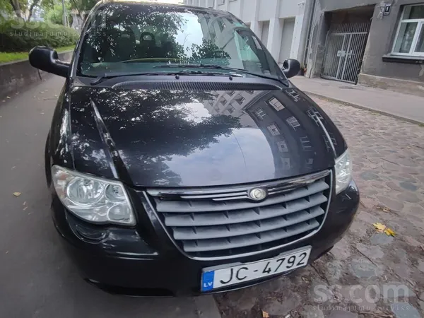 Chrysler Grand Voyager - 1