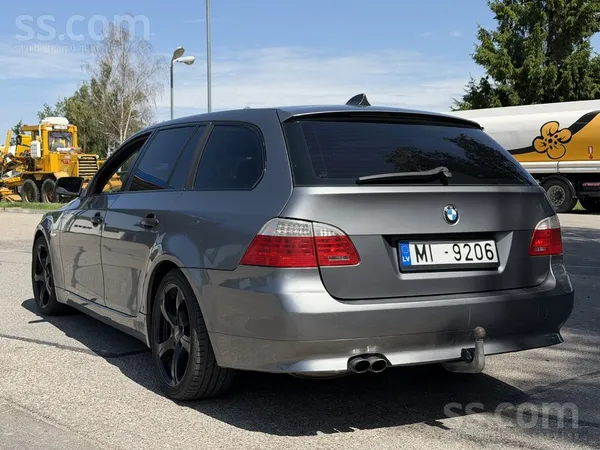 BMW 525