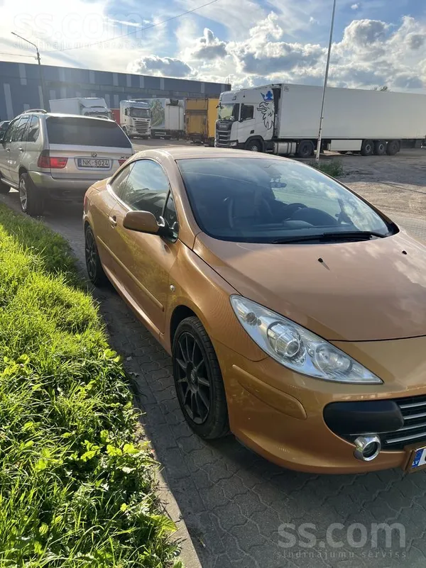 Peugeot Машина в очень хорошим состоянии .